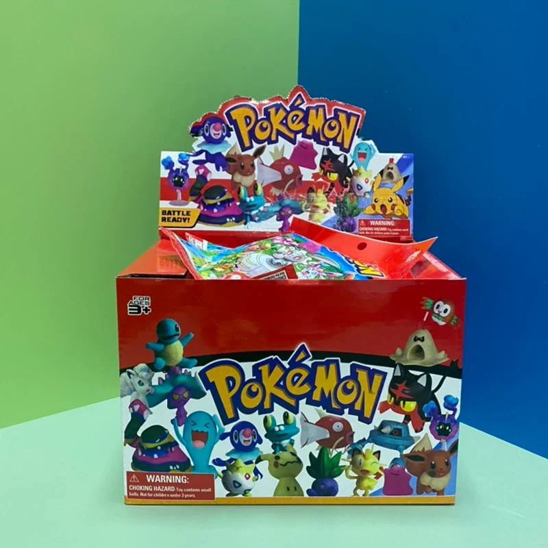 24 sacs aveugles Pokémon Pikachu dans une boîte cadeau avec 1 figurine et 3 cartes chacun.