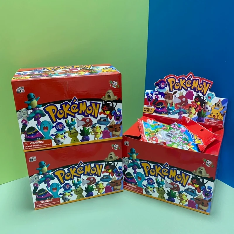 24 sacs aveugles Pokémon Pikachu dans une boîte cadeau avec 1 figurine et 3 cartes chacun.