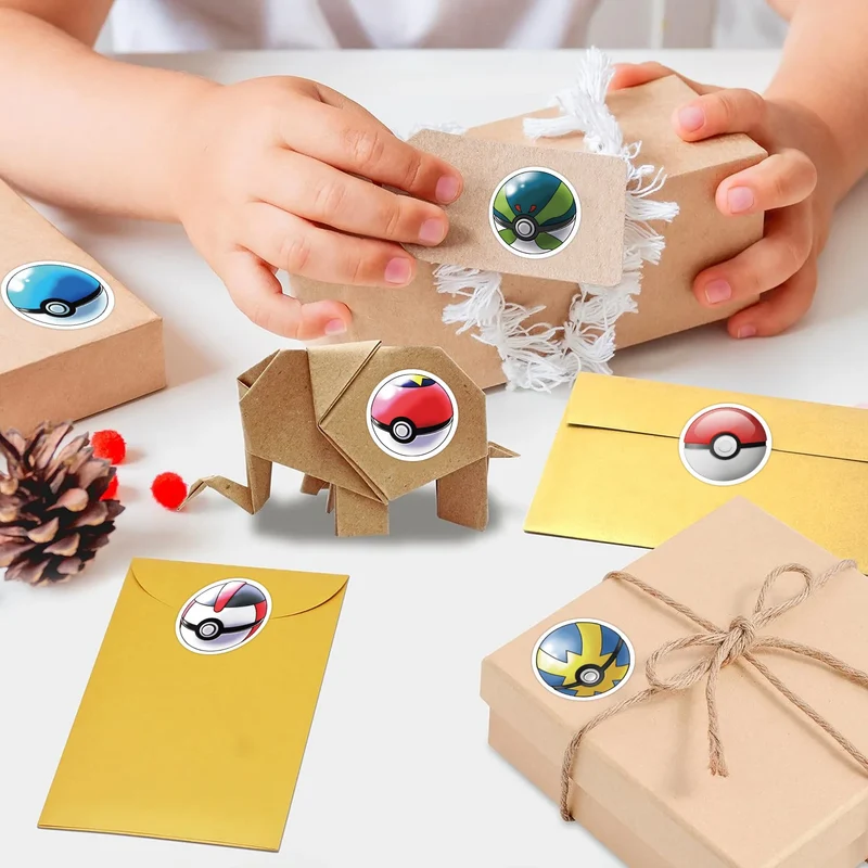 500 autocollants Pokeball en rouleau