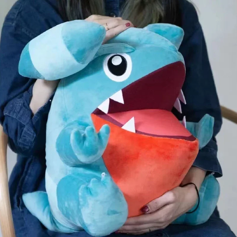 Peluche Pokémon XXL Kaumalat Gible (env. 50 cm)