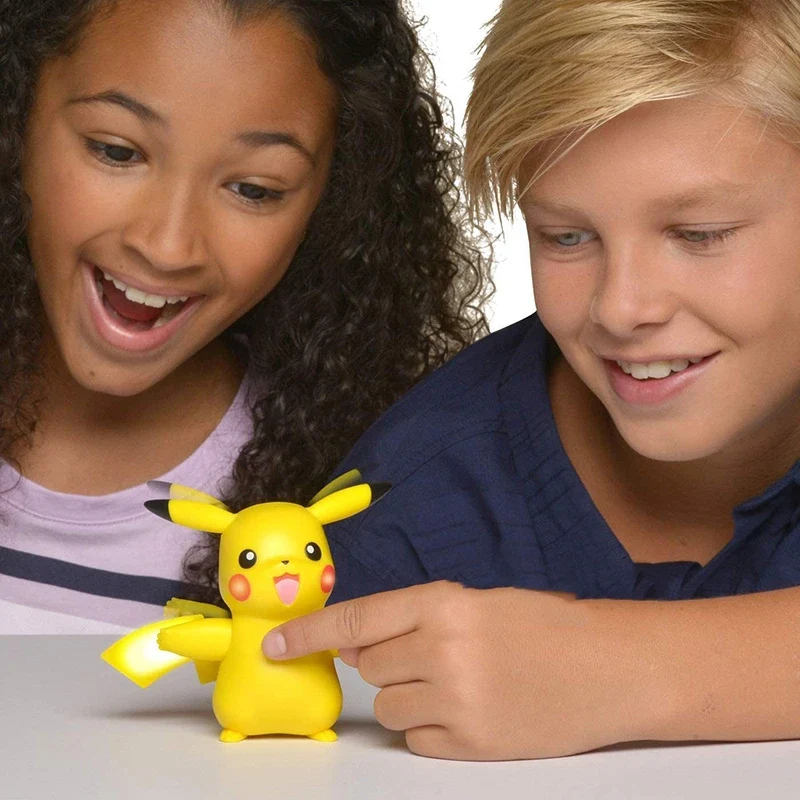 Figurines Pokémon parlant Pikachu ou Salamèche