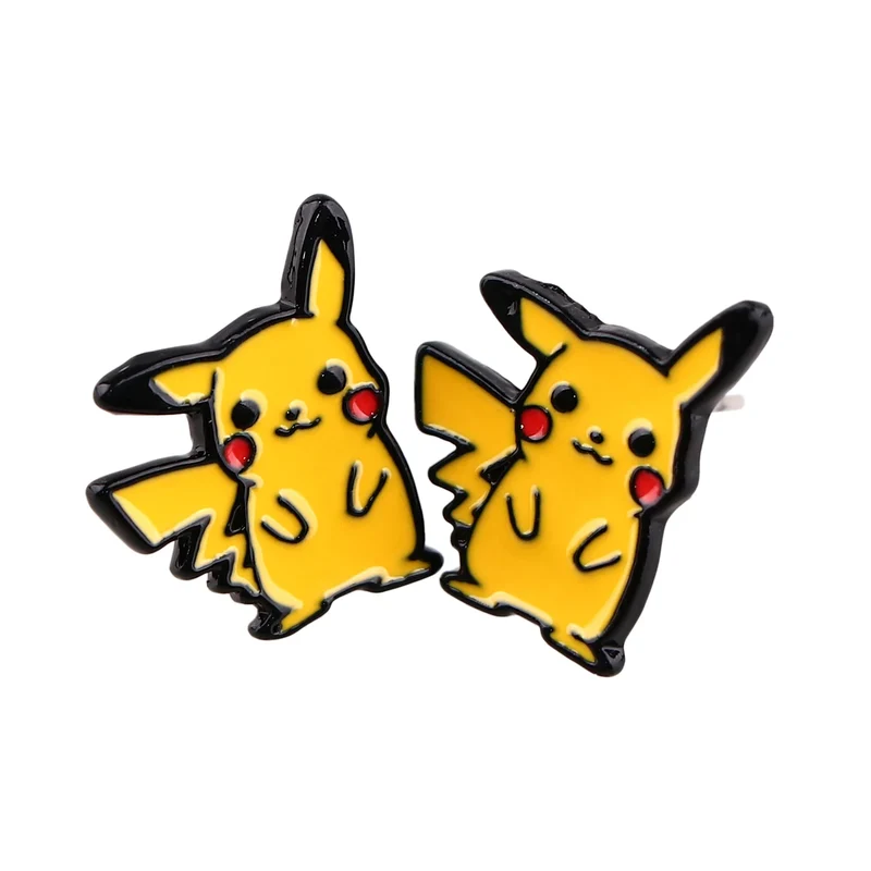 Boucles d'oreilles Pokémon avec de nombreux motifs différents.