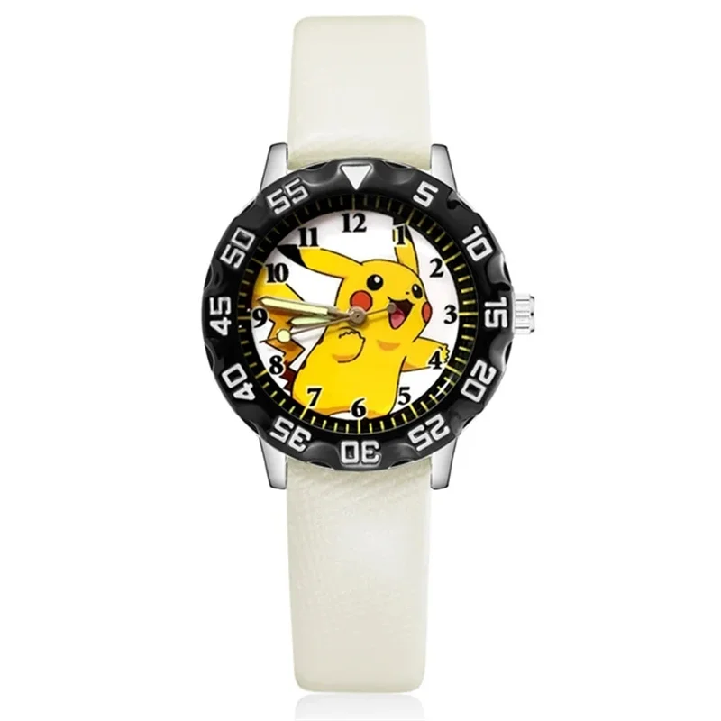 Montre enfant aux motifs Pikachu ou Poke Ball