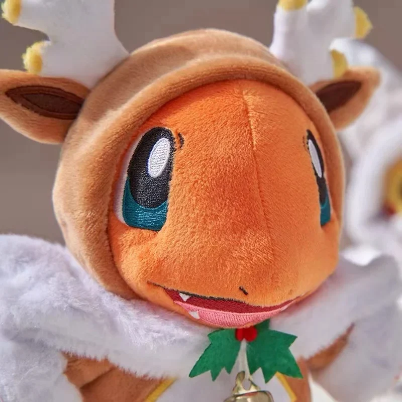 Peluche Pikachu aux motifs de Noël