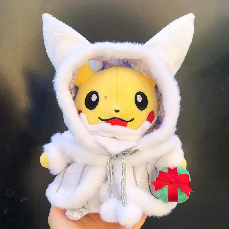 Peluche Pikachu aux motifs de Noël
