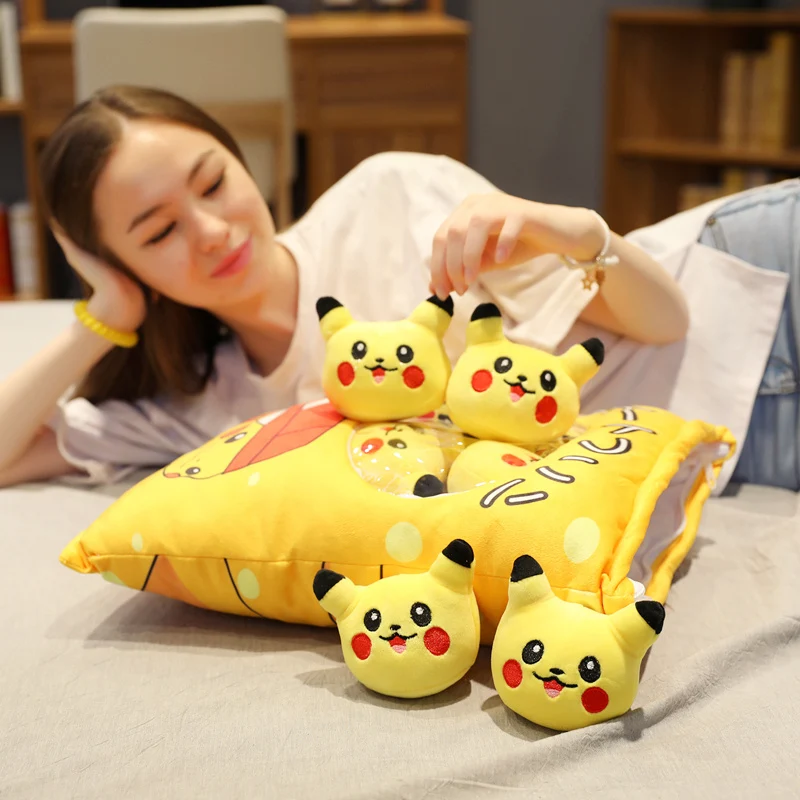 Sac / oreiller Pikachu avec 8x peluche Pikachu