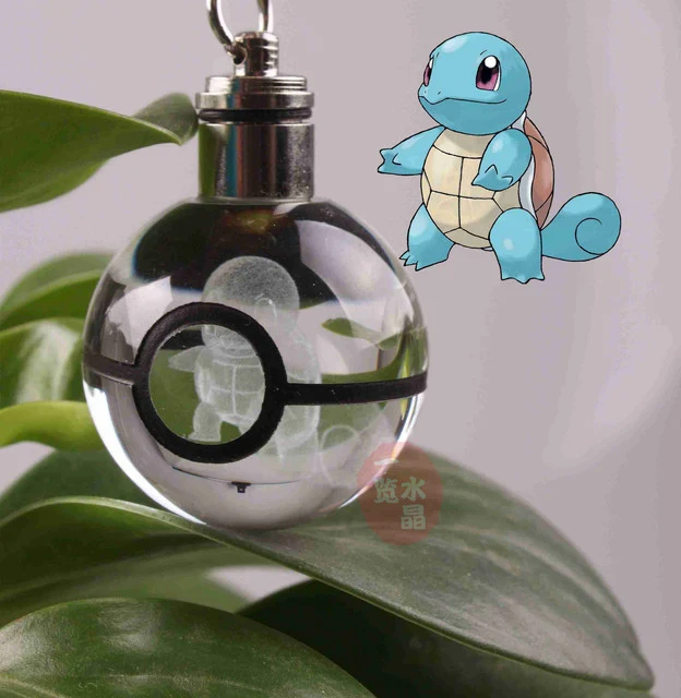 Pendentif Pokeball avec motifs Pokemon et changements de couleur