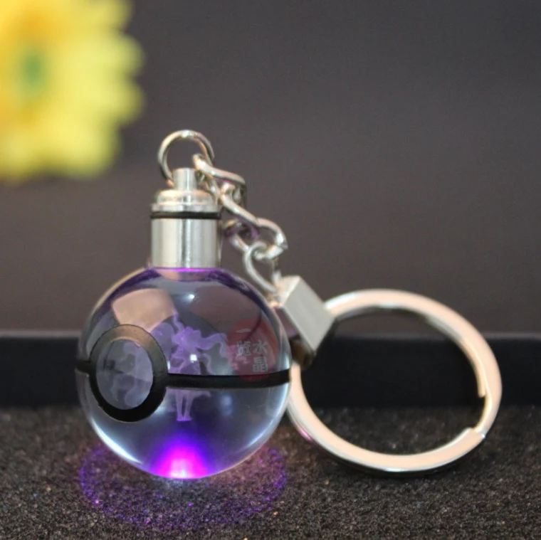 Pendentif Pokeball avec motifs Pokemon et changements de couleur