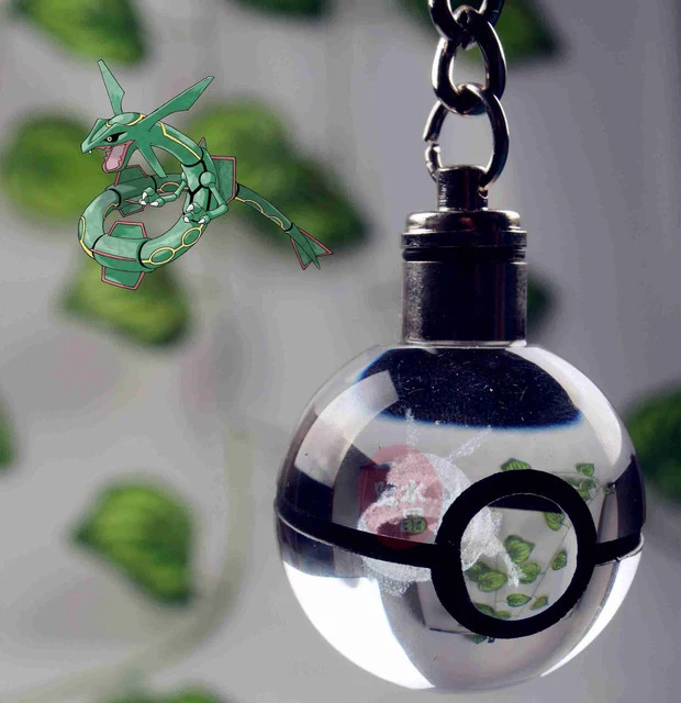 Pendentif Pokeball avec motifs Pokemon et changements de couleur