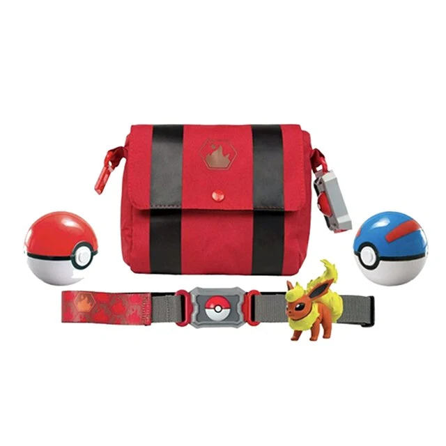 Ensemble d'entraîneur de Pokémon avec ceinture, pokeball, sac et figurine