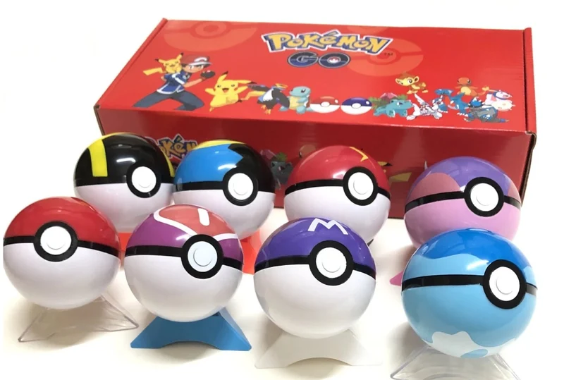 8 boules Pokémon avec boîte