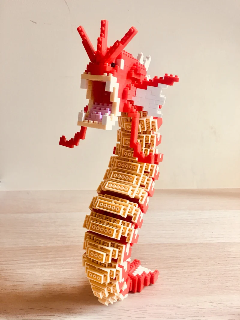 Ensemble de blocs de construction Pokemon Gyarados rouges