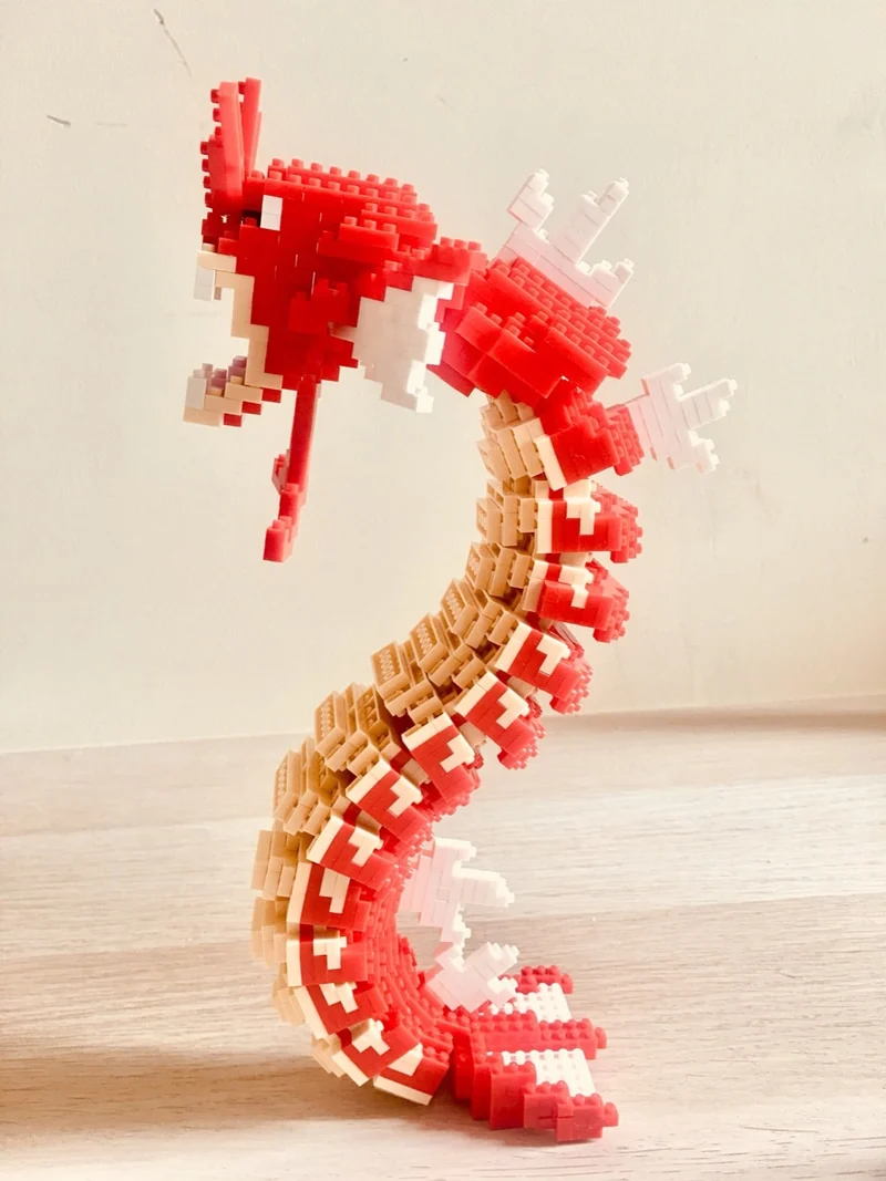 Ensemble de blocs de construction Pokemon Gyarados rouges