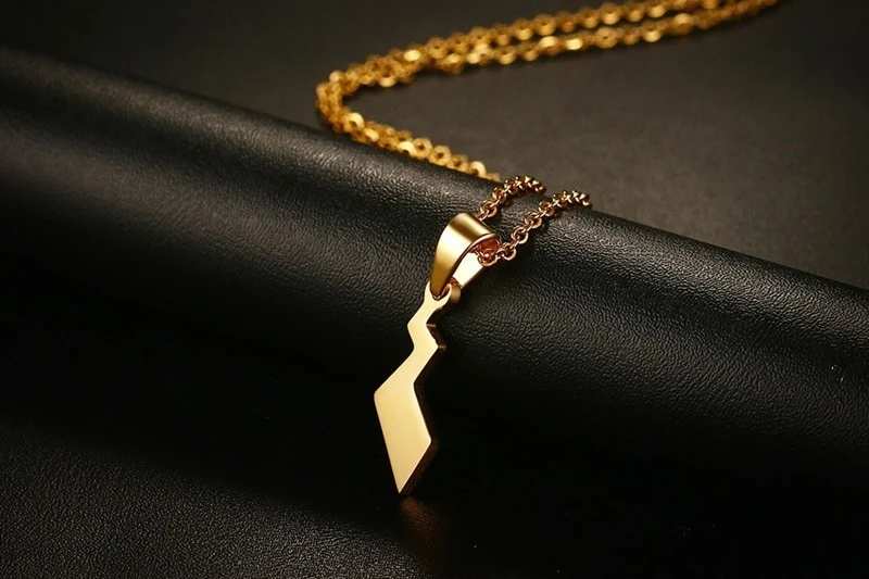 Collier Pokémon en argent ou or (11x25.5 mm)
