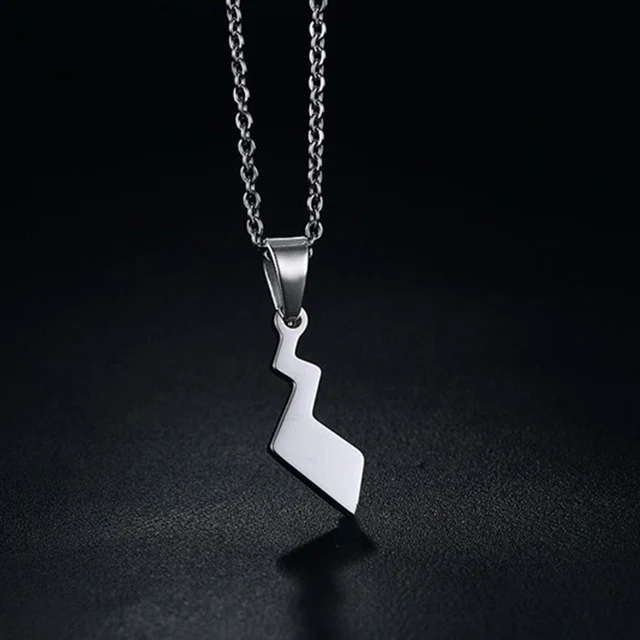 Collier Pokémon en argent ou or (11x25.5 mm)