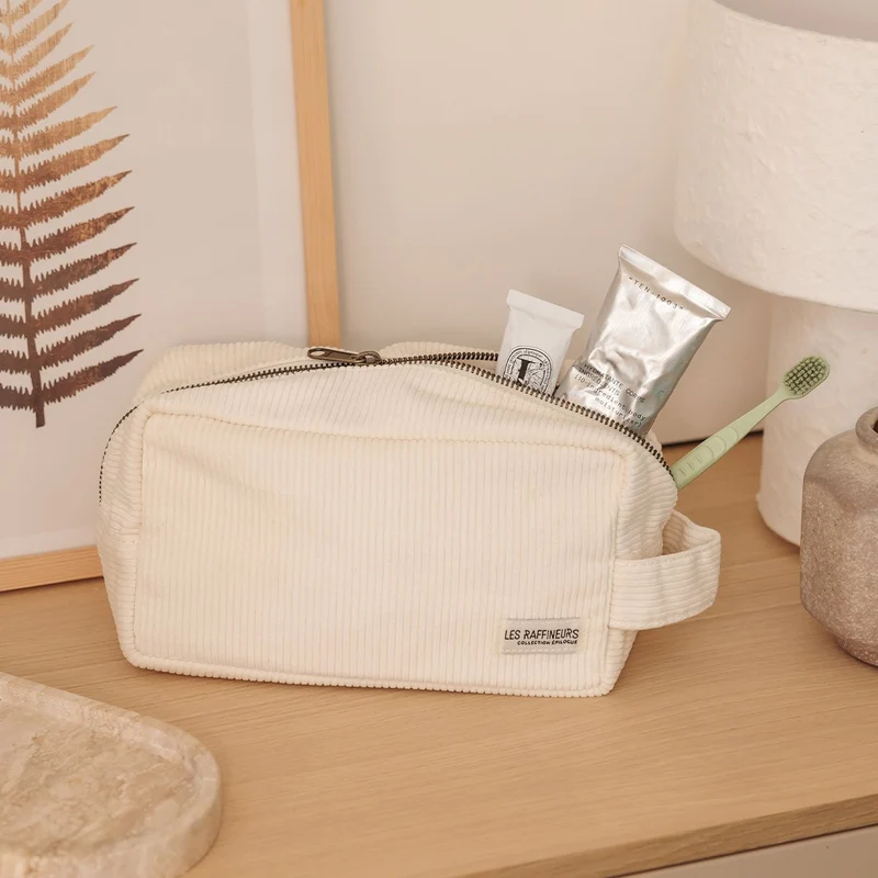 Trousse de toilette en velours côtelé