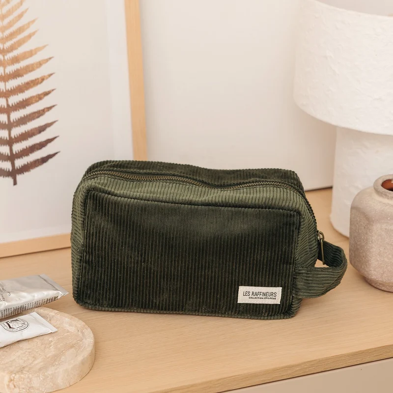 Trousse de toilette en velours côtelé