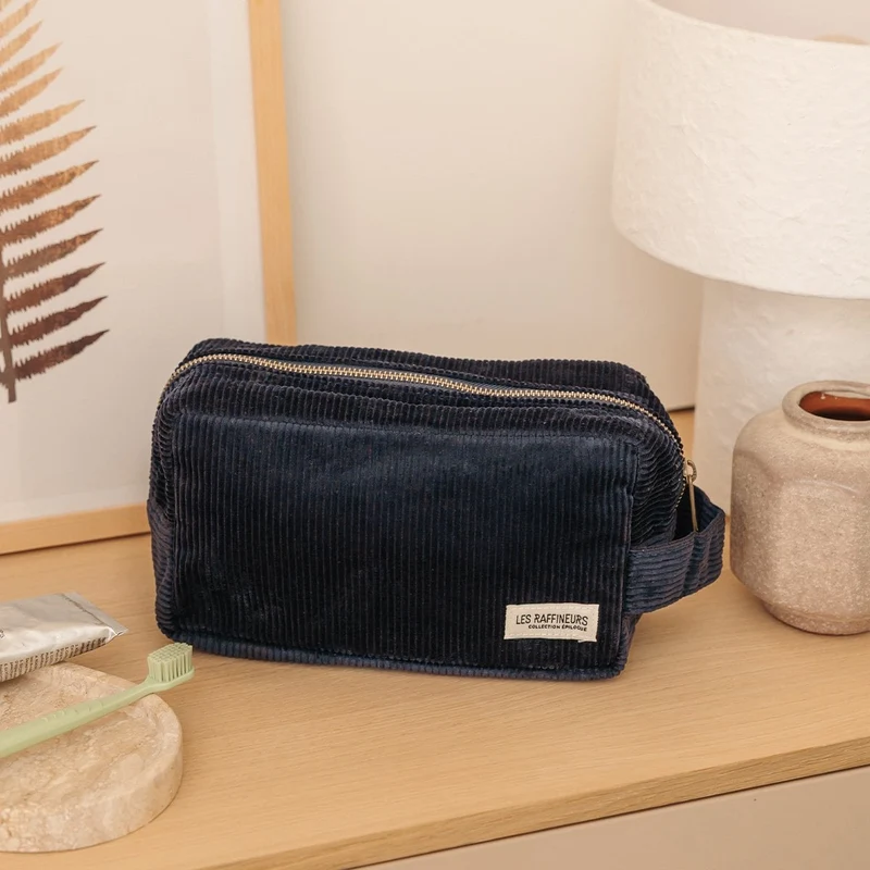 Trousse de toilette en velours côtelé